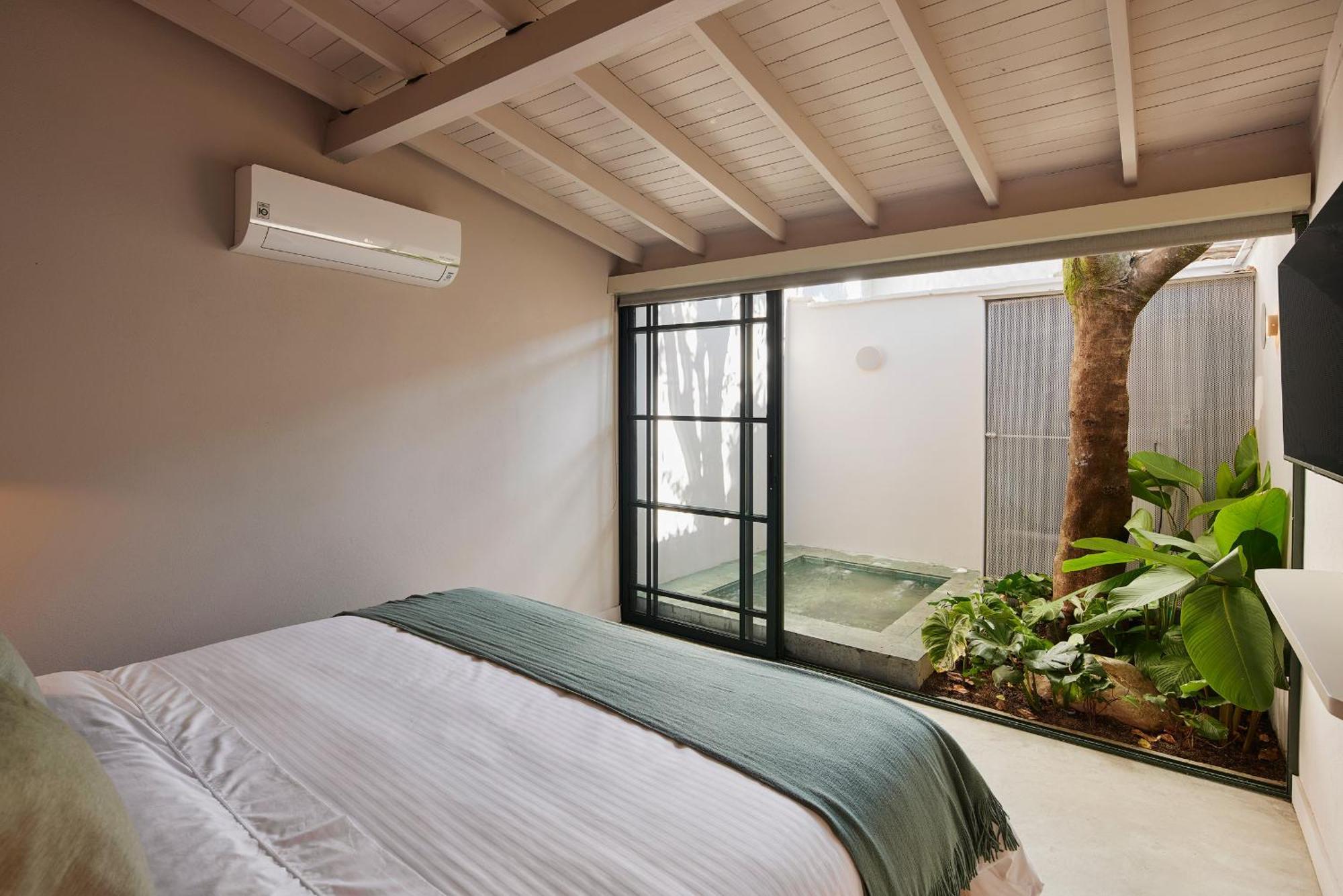 Antipoda Boutique 4*